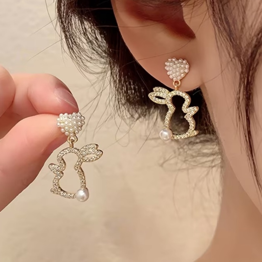 ⚪️🐰⚪️ “BUNNY RABBIT” EASTER PEARL, CRYSTAL RHINESTONES, GOLD EARRINGS❗️⚪️🐰⚪️